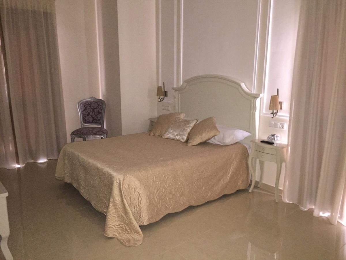 Hotel El Capricho Виянуева дел Трабуко Екстериор снимка