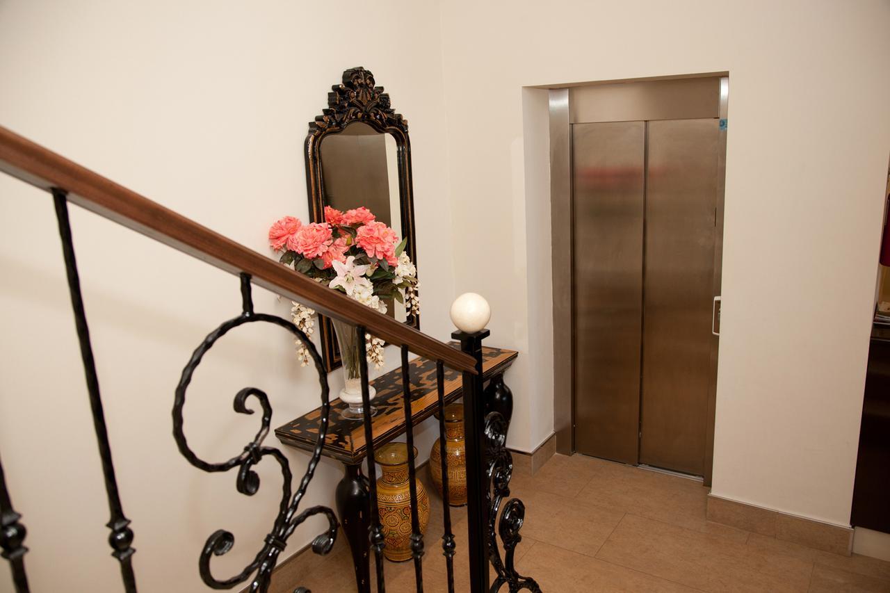 Hotel El Capricho Виянуева дел Трабуко Екстериор снимка