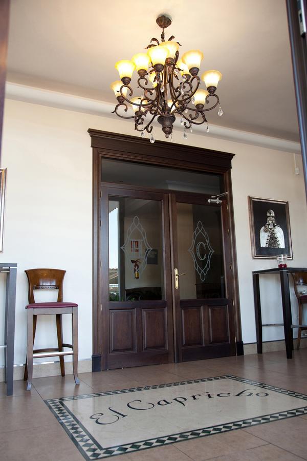 Hotel El Capricho Виянуева дел Трабуко Екстериор снимка